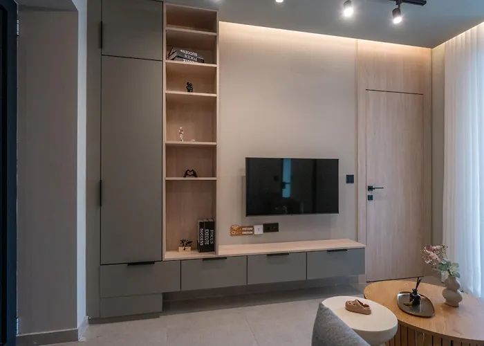 Latitude 37 Каламата