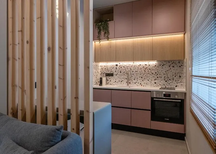 Latitude 37 * Каламата