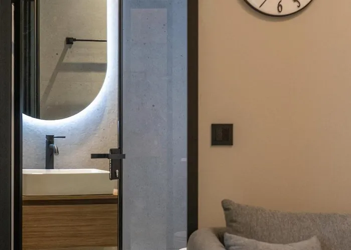 Latitude 37 Каламата