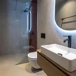 Latitude 37 Apartment *
